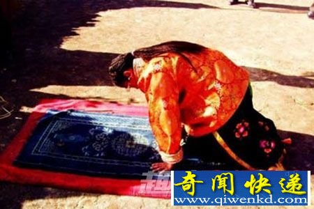 美人谷神秘少女成年礼:用跳牛仪式来证明已成年