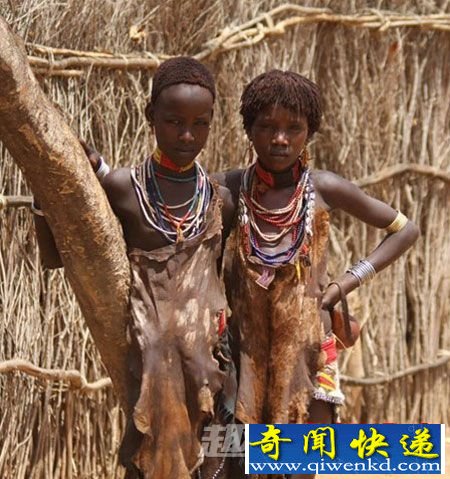 雅诺马马原始部落恐怖习俗:吃族人尸体