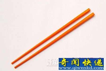 中国人使用筷子有讲究 十种禁忌需注意