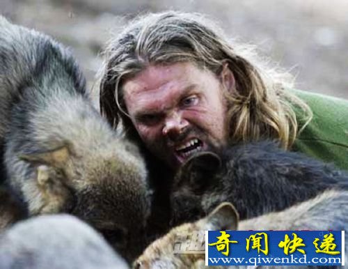 十大人兽同居事件——英男子和狼群同吃住