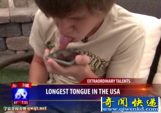 9厘米长舌青年能用舌头舔眼睛发短信 已拍摄电影