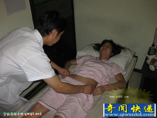 女子接受神奇土家族火攻疗法惊恐全过程