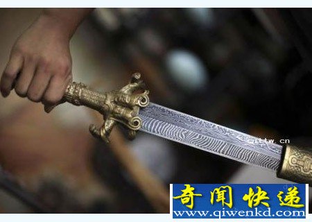 实拍台湾铸剑师用“人骨炼剑”的全过程