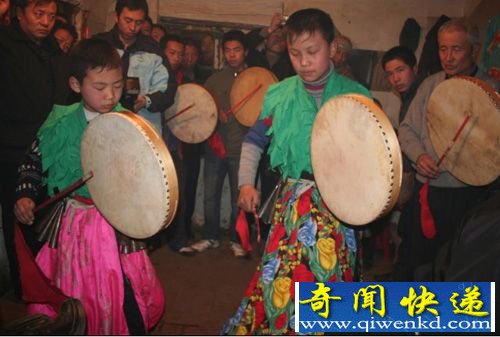 神汉巫婆的特异功能来源哪里?不学无术的人借机装神弄鬼
