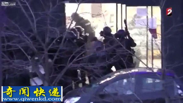 抓拍法国超市多起劫持血案嫌犯被警方枪杀实况