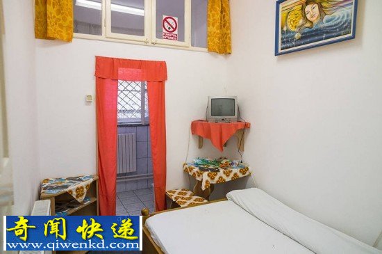 揭秘罗马尼亚监狱内的夫妻的温馨一刻