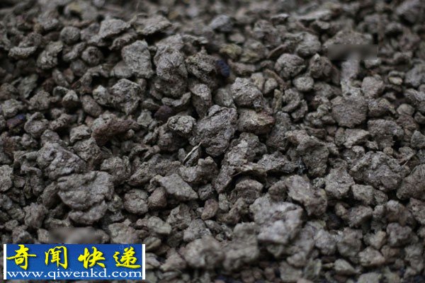 湖南湘潭村民流行用牛羊粪泡水喝称可治病(组图)