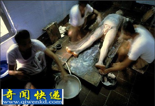 神秘的赤身女体按摩技法 纯净肉体接触(组图)