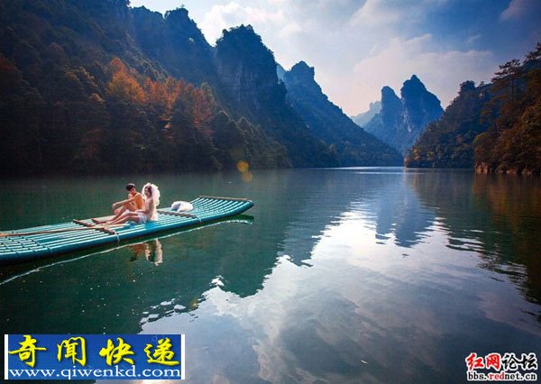 网络惊现张家界裸体婚纱照 新娘一丝不挂