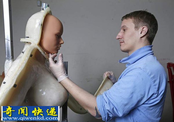 法国硅胶娃娃工厂制作仿真娃娃组图分享