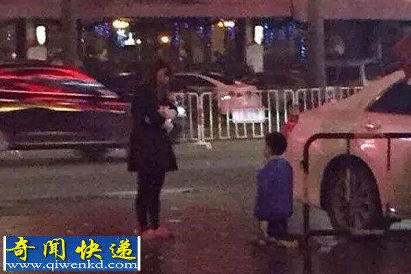 广东:“虎妈”体罚儿子全裸跪路边乞钱