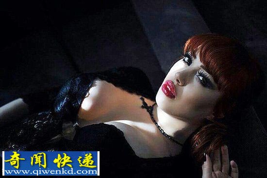 最奇葩炒鱿鱼理由:因空姐爆乳装太性感