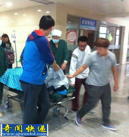 实拍组图沈阳14岁初中生校内刀捅31岁女教师