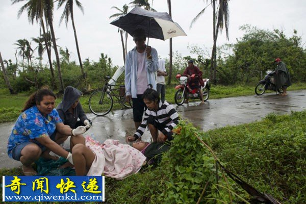 菲律宾生命的召唤:孕妇街边生产记