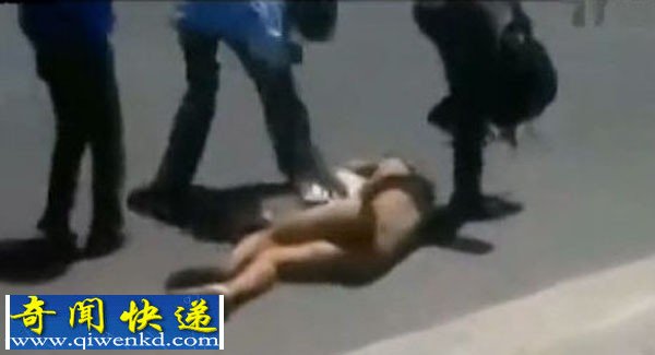 中东国家:一女子遭轮奸遭巨石砸死 魔鬼行为惨无人道