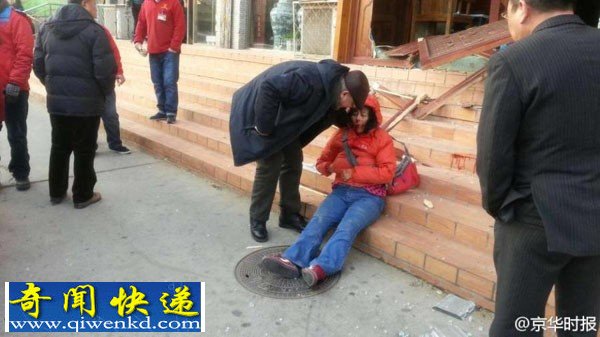 SUV司机错把油门当刹车 撞倒妇女致肝脏破裂