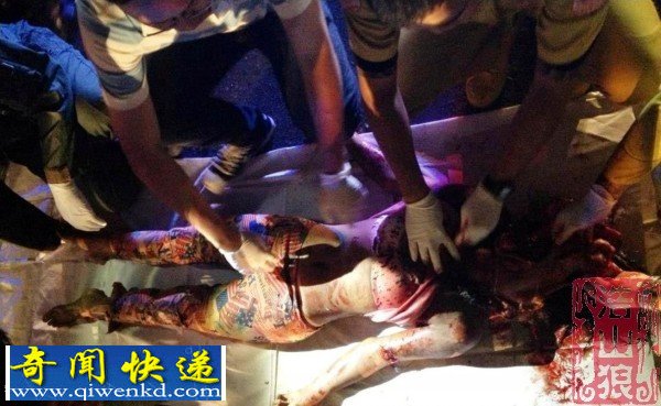 泰国:15岁摩托少女与巴士相撞酿惨祸