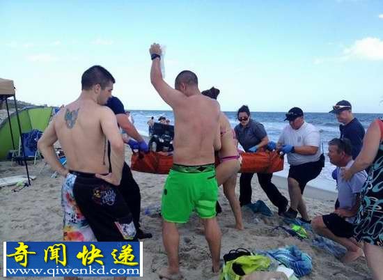 好惨烈!一对男女海滩游玩被鲨鱼咬掉手臂