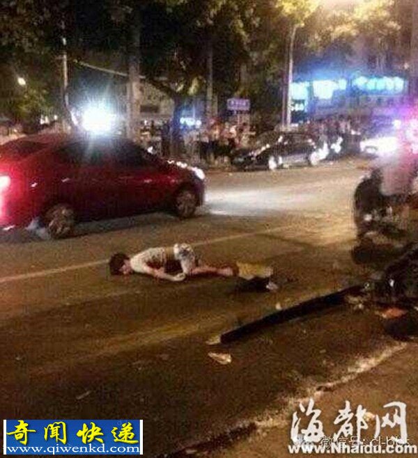 福建街头惨烈车祸现场一男子被车撞断腿后身亡