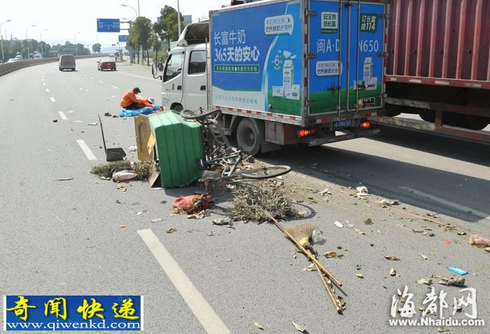 福建:牛奶车撞飞老年环卫工 环卫工当场身亡