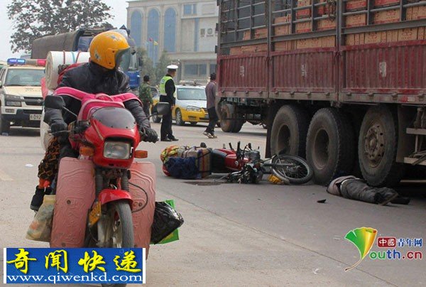 广东多地摩托返乡大军连生车祸造成多人身亡