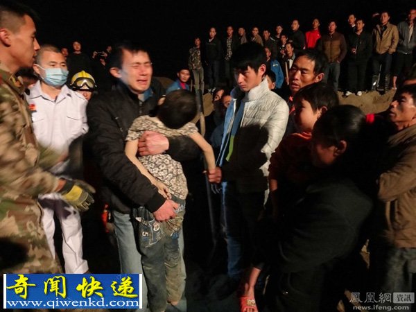 厦门一运沙车卸沙不慎将一男孩活埋致死