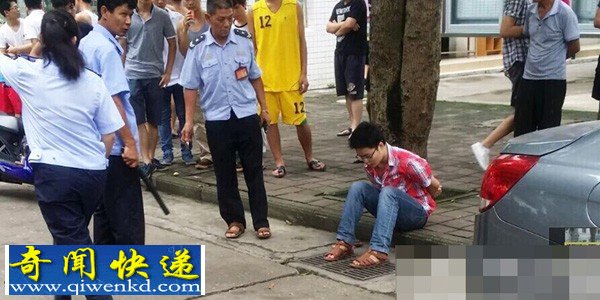 女大学生看望弟弟校园内遭其亲弟弟捅死