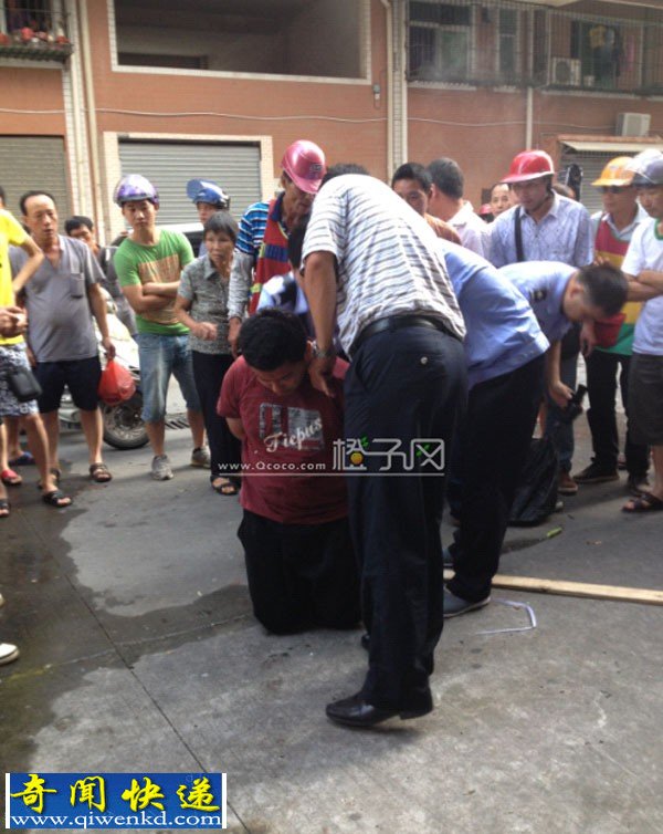 广东初三学生伏击小学女班主任 连捅其10刀
