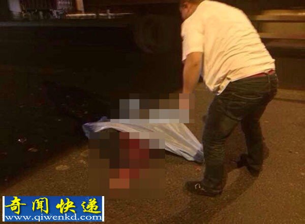 南京一男子自杀跳桥遭多车碾压身亡