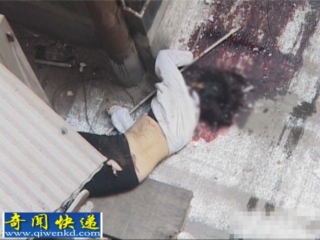 中山南路现代大厦女子楼上跳下二楼平台 当场死亡