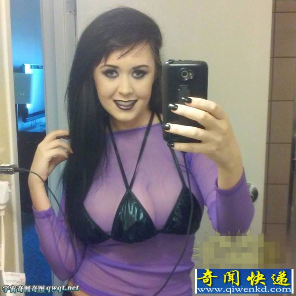 盘点三个乳房的女人:美女整形增造第三个乳房