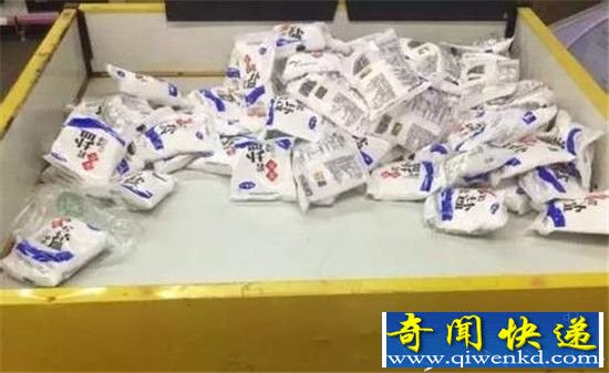 全国多地现脚臭盐:对人体有害 你吃的是脚臭盐吗?