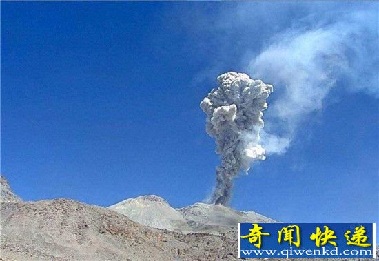秘鲁最活跃的火山喷发 直射2000米高空