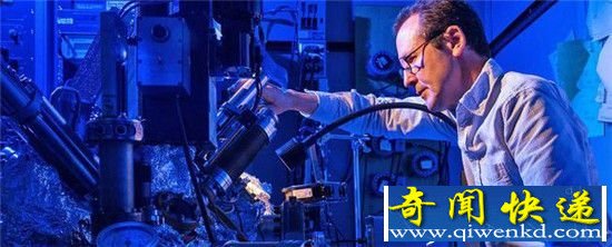 一张存储卡居然可以存3000万首歌 看完你就懂了
