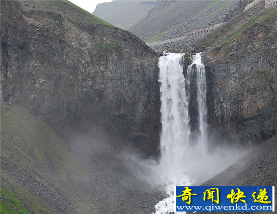 长白山天池惊现水怪 竟是西夏古墓护墓神兽