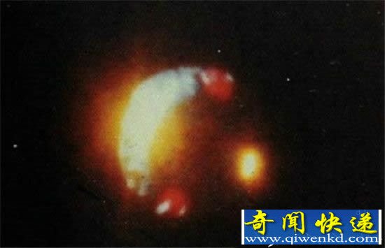 近30年经典UFO照片 外星人一直在我们身边