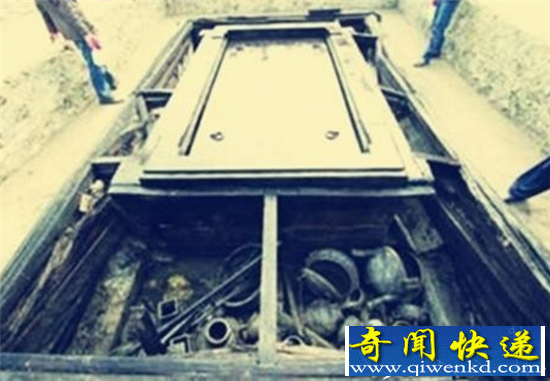 慈禧太后变白毛尸吓傻孙殿英 慈禧太后诈尸真相惊人