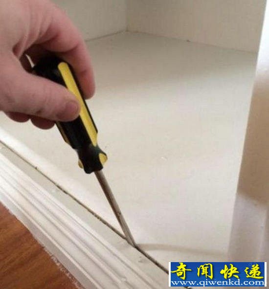 男子意外发现家里有密道 打开后震惊了!