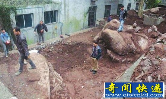 �������Լ���Ժ�ڳ������ ר�Ҷ������ˣ�