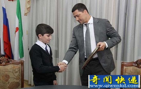 ����ô�����㸸ĸ֪���𣺶�10���к�����ǧ¬�����վ�