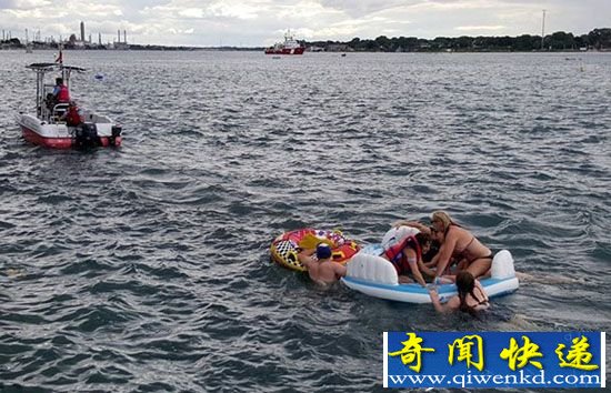 美国千人漂流被刮到加拿大