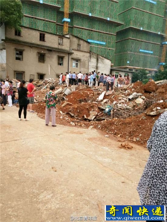 疑强拆时遭活埋 女子遗体21天后在废墟被发现