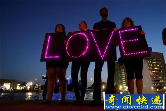 儿子葬礼上遇17岁少年 71岁老太一见钟情闪婚