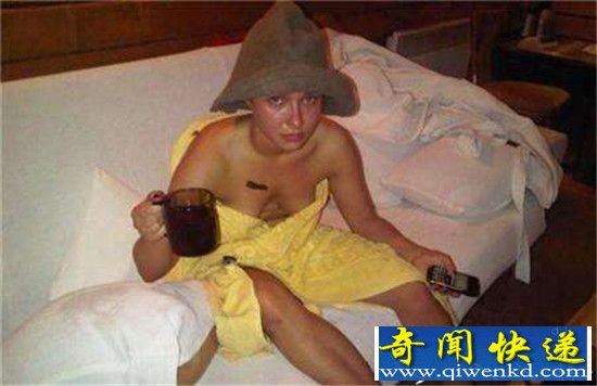 好莱坞再曝艳照门 泳装自拍全裸自慰相继曝光应有尽有