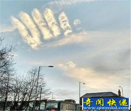 �������Ƹ߷°棺Ӣ���Ͽվ����ϵ�֮��