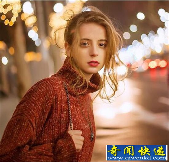 成都女留学生走红 16岁上大学会6国语言