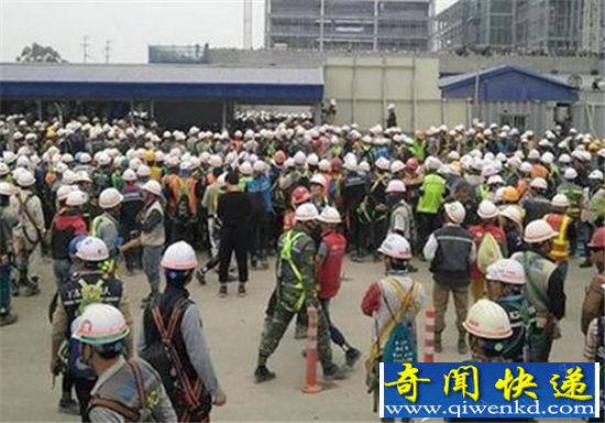 越南三星工厂千人群殴 工人与保安互殴场面让人胆寒