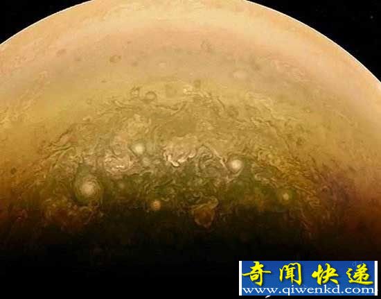 NASA发布木星南极图像 朱诺号误入轨道所拍摄