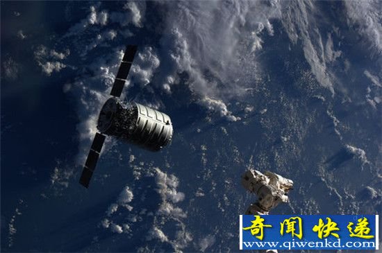 NASA科学家用天鹅座号进行太空火灾实验
