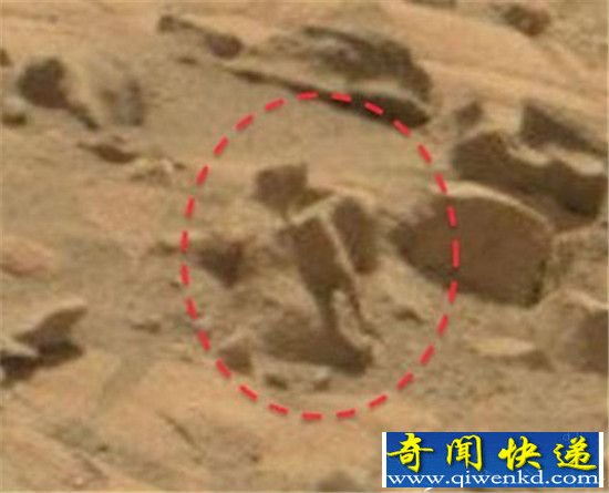 近日,NASA勇气号卫星发回一组照片,就在天文学家们都认为这只是一组普通照片时,一名业余天文爱好者通过放大,却发现了一个惊人的现象······